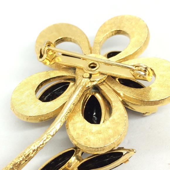 !!SOLD!! VINTAGE BLACK RHINESTONE FLOWER BROOCH PIN GOLD TONE - Picture 16 of 17